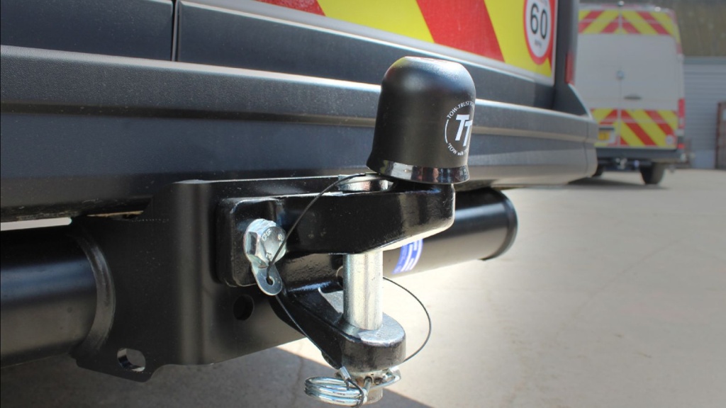tow_bars_.jpg